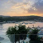 Manta Hotel 4*