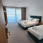Hotel Manta 4*