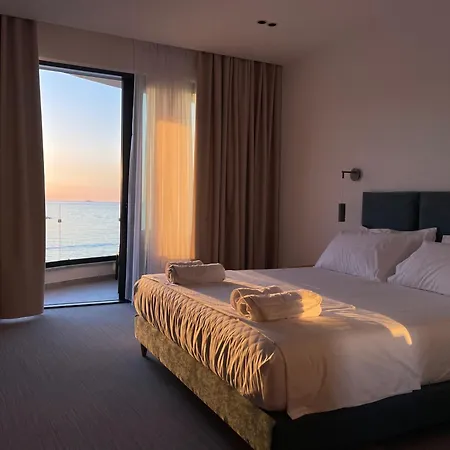 Hotel Manta 4*