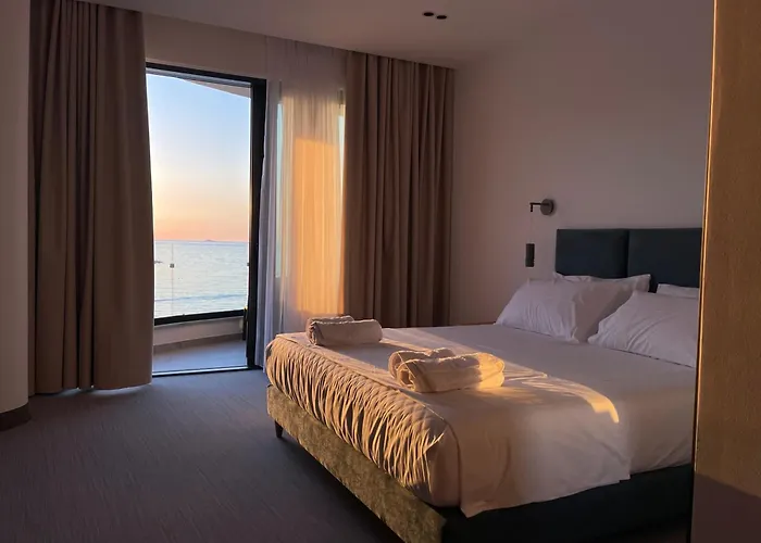 Hotel Manta 4*